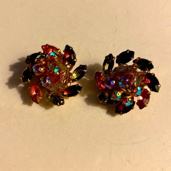 Vintage Beau Jewels Earrings, Clip on, AB, Pink, Purple Rhinestones, Regency - Picture 7 of 8